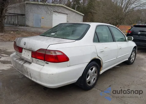 2000 Honda Accord 3.0 Ex from USA, damaged, VIN 1HGCG1658YA010915